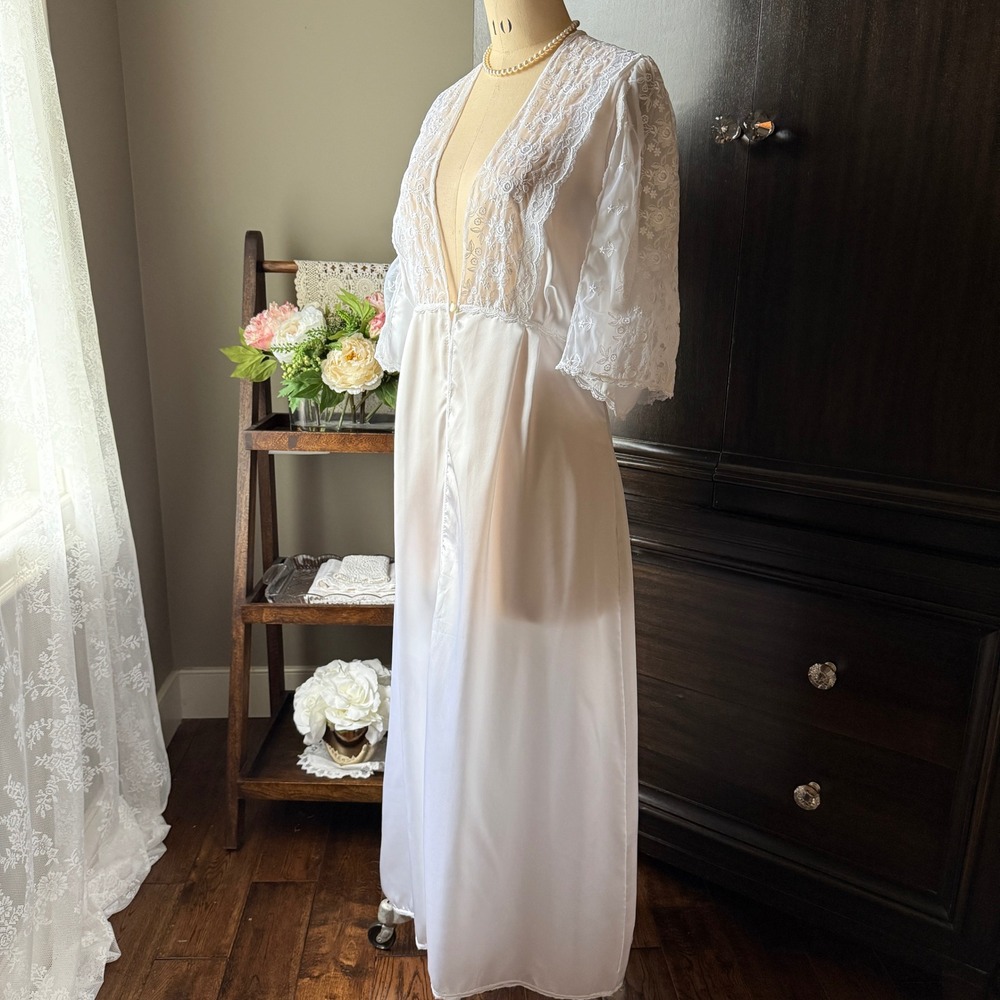 Vintage Moon White Satin Peignoir Robe Sheer Floral Lace Maxi Bridal 40 Medium